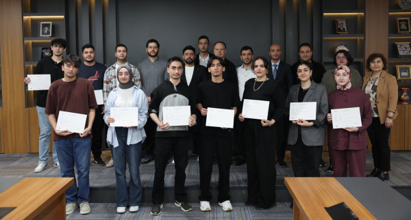 Sivas Meslek Yüksekokulunda Onur ve Yüksek Onur Belgesi Töreni Düzenlendi